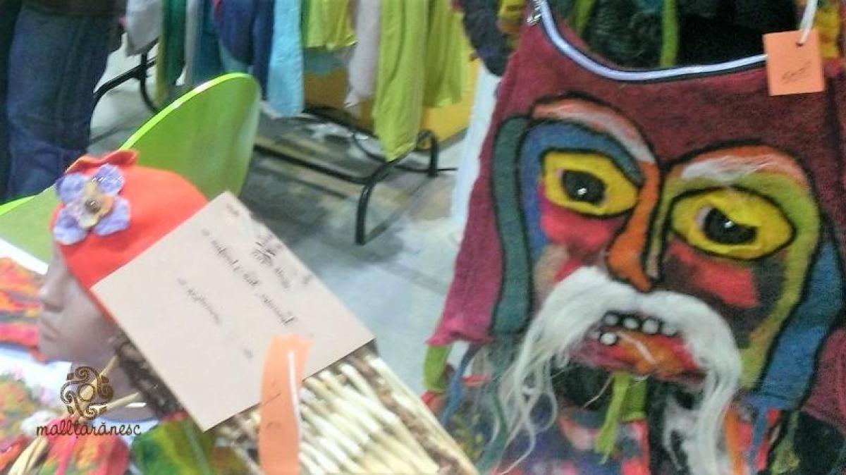 Traista din lana romaneasca impaslita manual 