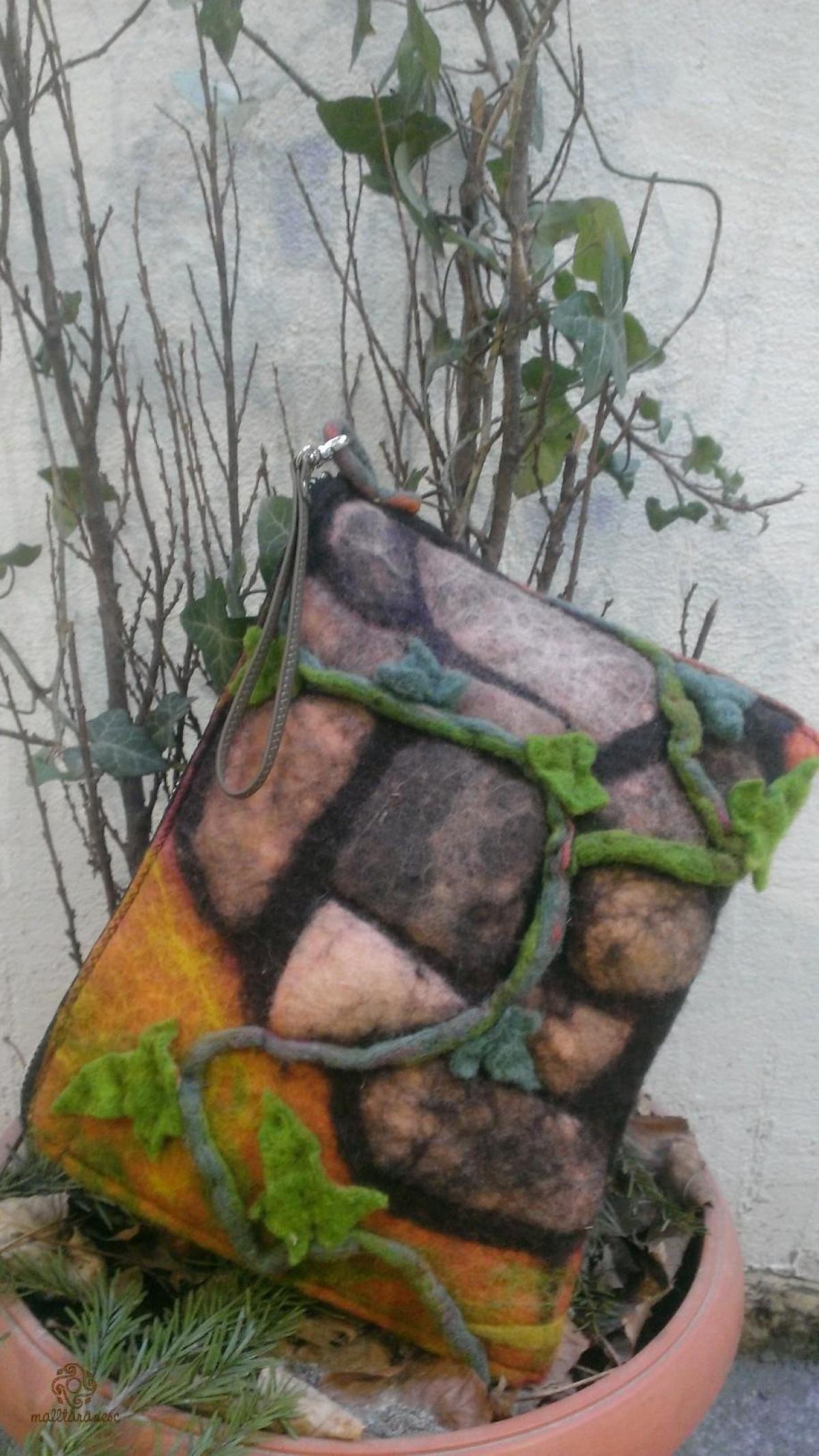 Poseta din lana romaneasca, impaslita manual 