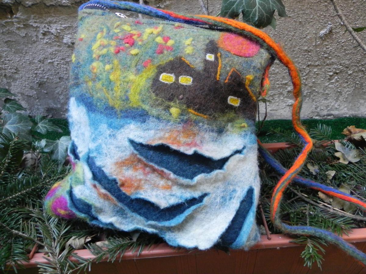 Poseta din lana romaneasca, impaslita manual 