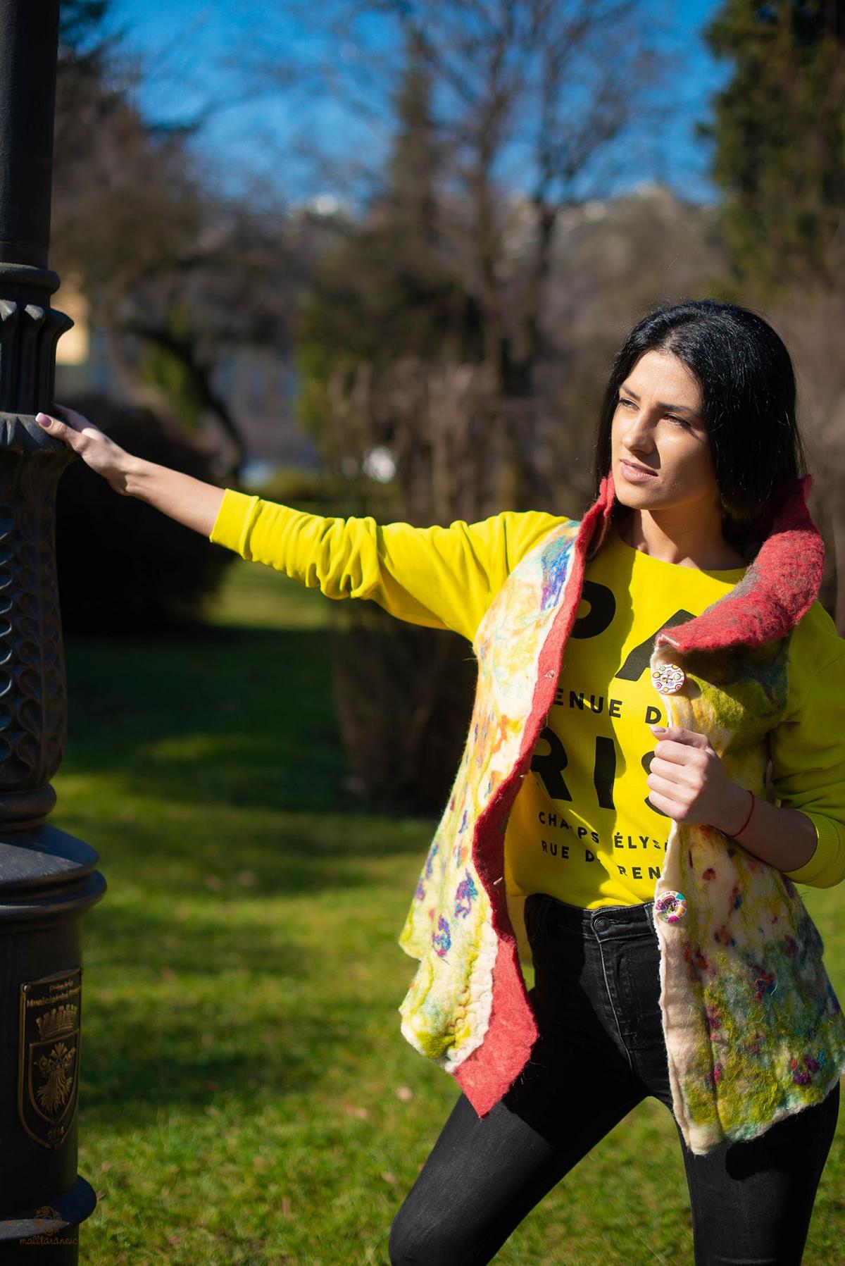 Vesta impaslita manual din lana romaneasca